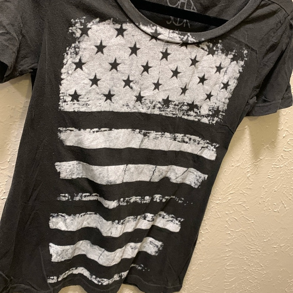 Chaser M Light weight tee shirt. Has Stars and Stripes on front.